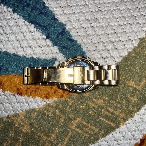 Michael Kors Gold-Tone Women’s Watch (Small Wrist) - Picture 5 of 6